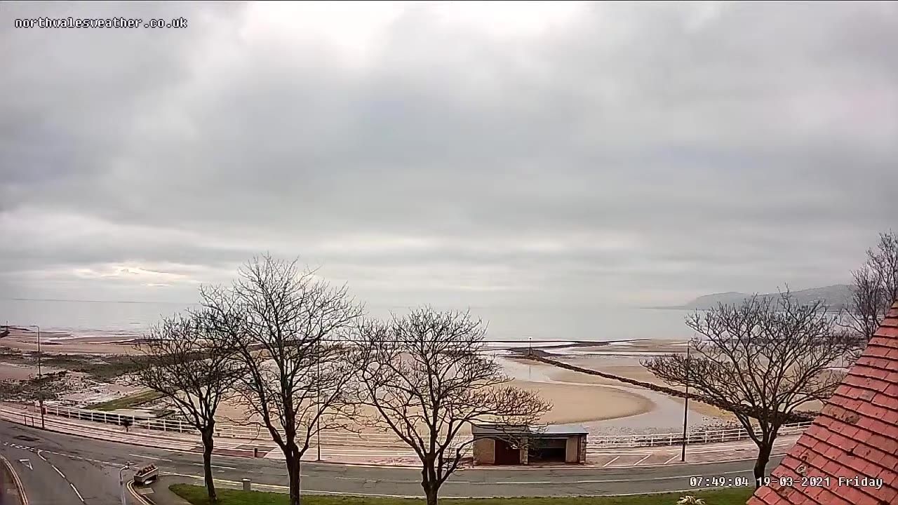 Traffic Cam Colwyn Bay: Rhos-on-Sea Beach