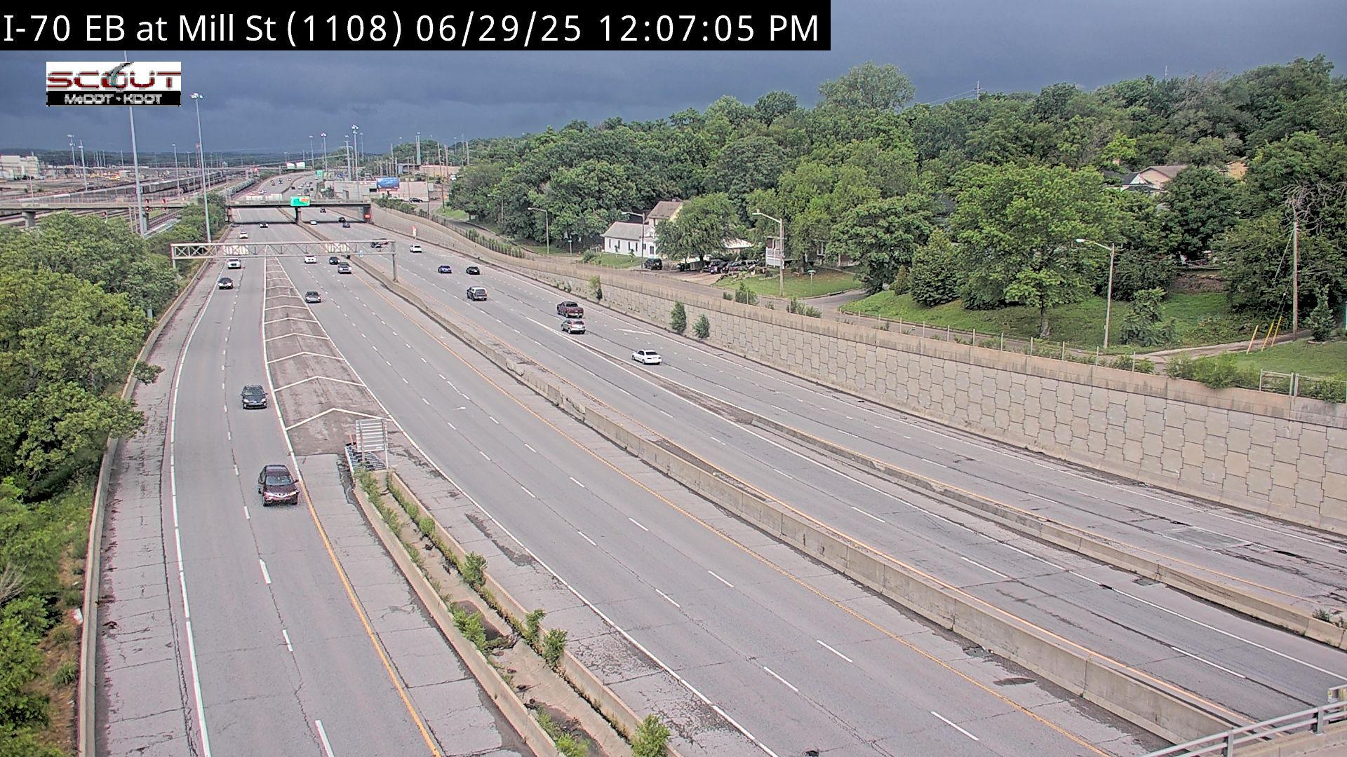 Traffic Cam Kansas City: I- E @ Mill Street