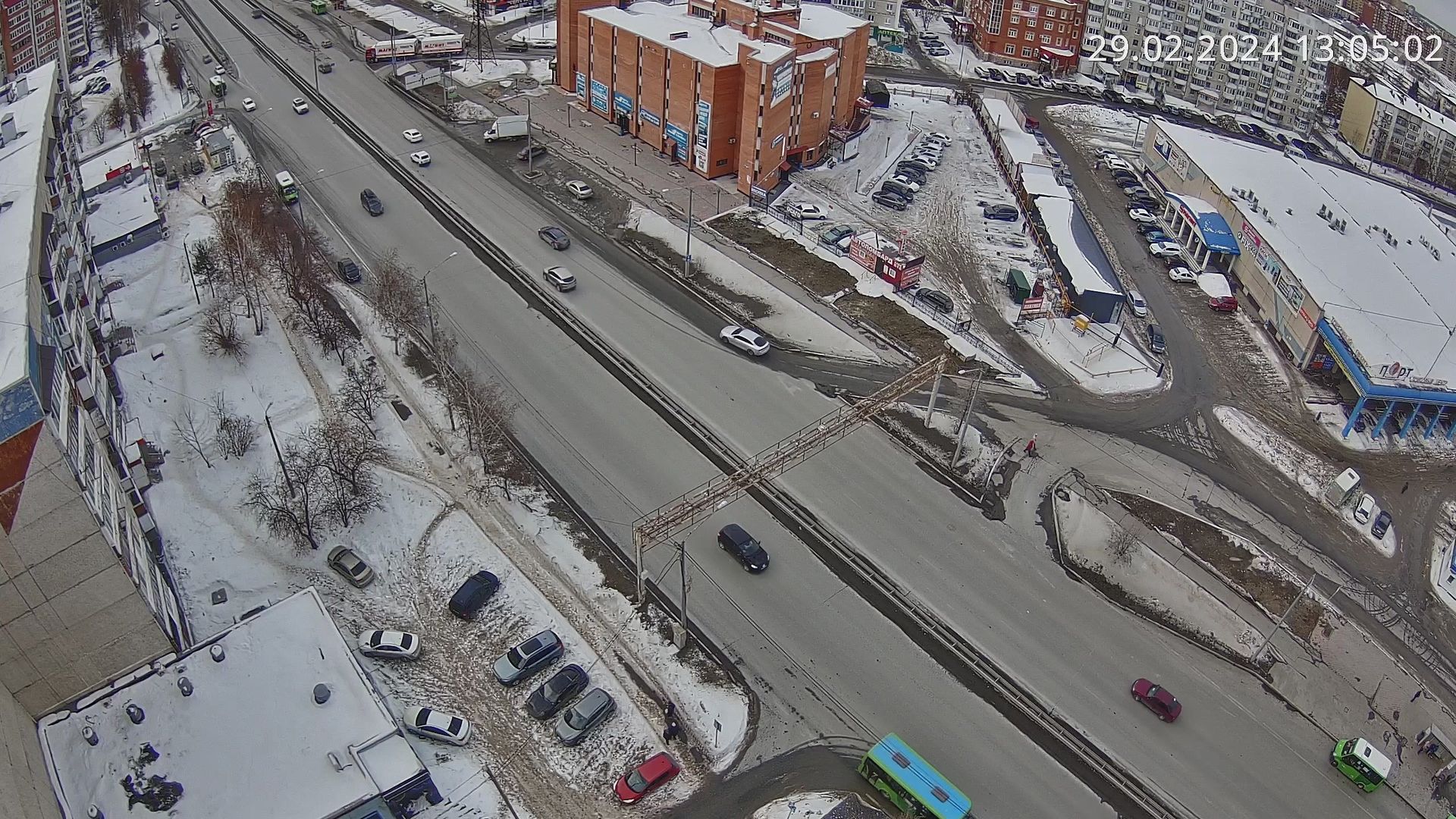 Traffic Cam Tyumen: Мельникайте - Инженерная