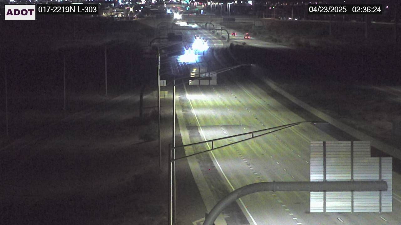 Traffic Cam North Gateway › North: I-17 NB 221.90 @L-303