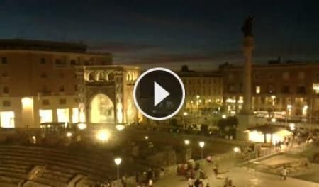 Traffic Cam Lecce: Piazza Sant'Oronzo