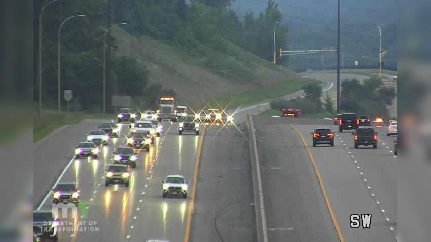 Traffic Cam Maplewood: I-494: I-494 WB @ Carver Ave