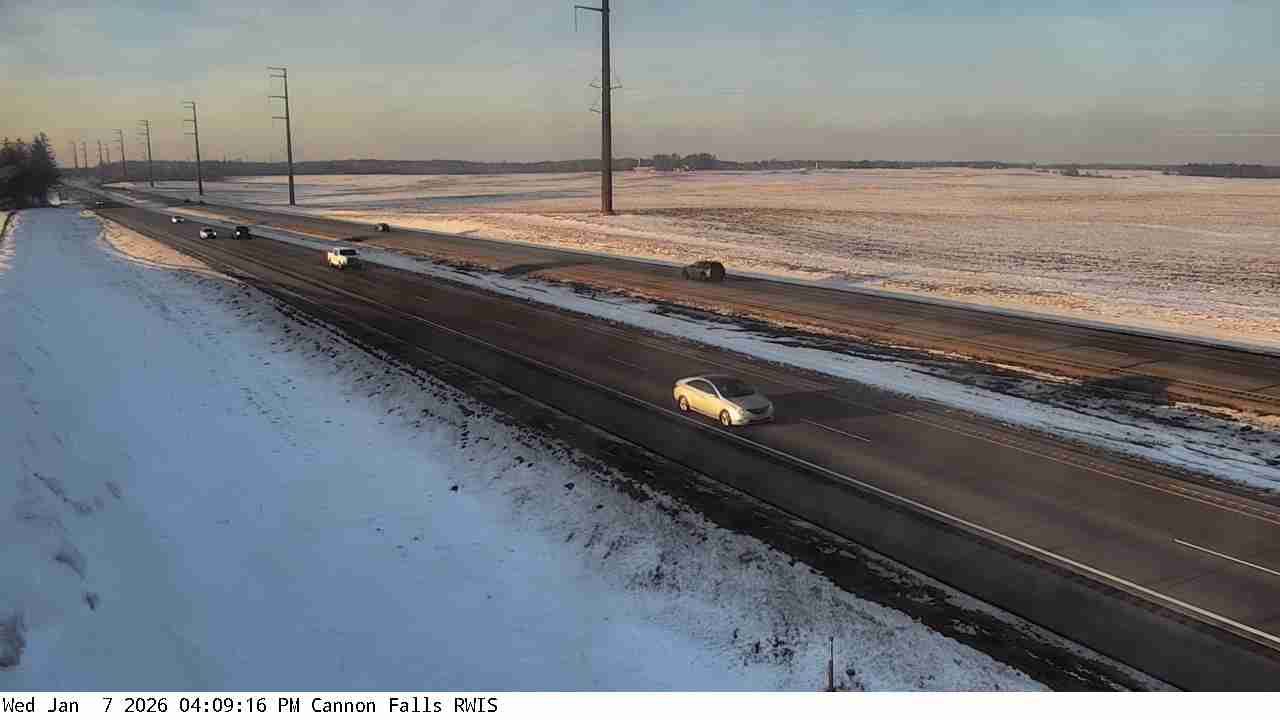 Traffic Cam Wastedo: US 52: U.S.52 (Cannon Falls - MP 90): U.S.52 (Cannon Falls - MP 90) View