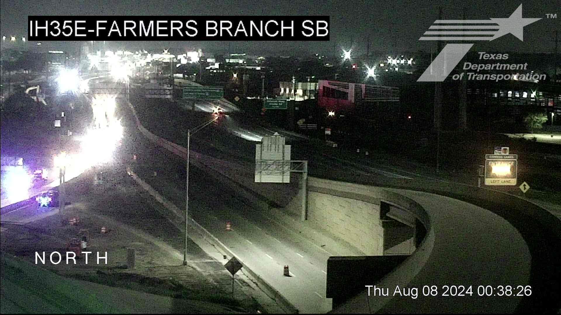 Traffic Cam Farmers Branch › North: I-35E - SB