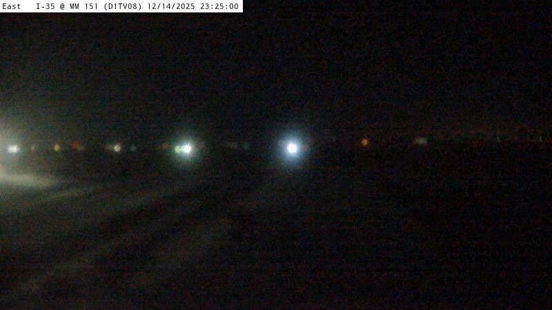 Traffic Cam Williams: D1 - I-35 @ MM 151.5 near