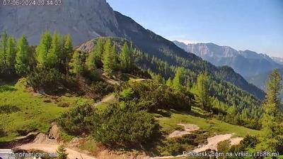 Poštarki dom na Vršiču (1688m)