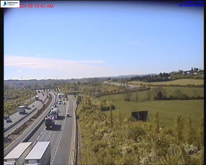 Traffic Cam Toddington: M1 J12