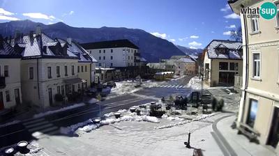 Vista de cámara web de luz diurna desde Bovec: Main square in