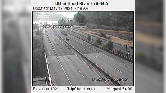 Traffic Cam Hood River: I-84 at - Exit 64 A