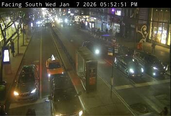 Traffic Cam Manhattan Community Board 6: 3 Avenue @ 57 Street