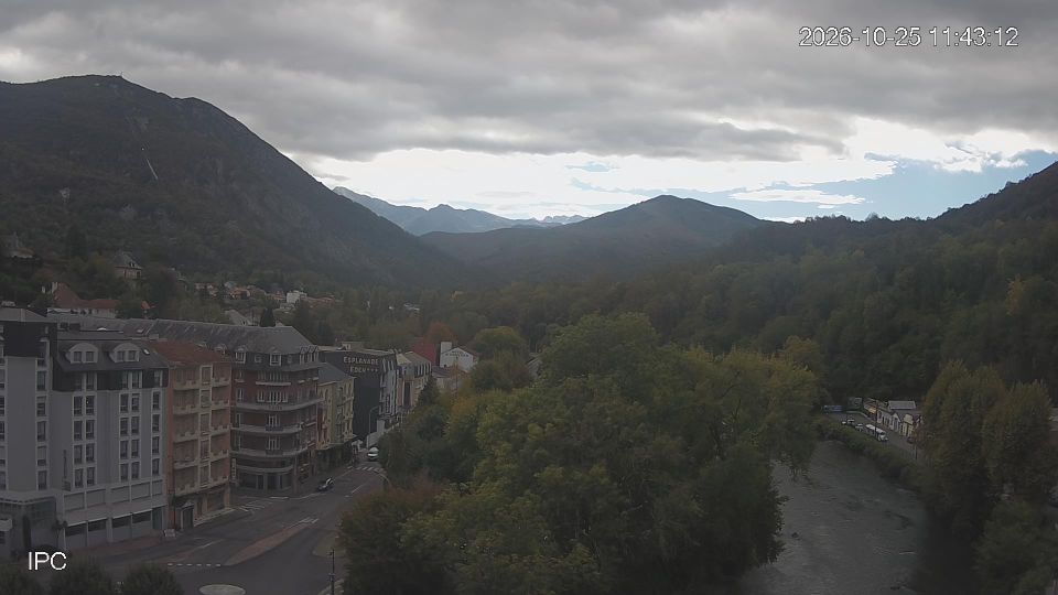 Hautes-Pyrénées during daytime