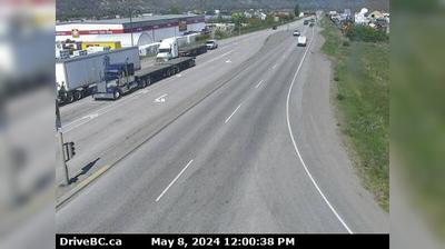 Daylight webcam view from Batchelor Hills › North: Hwy 5 at Halston Ave in Kamloops, looking north