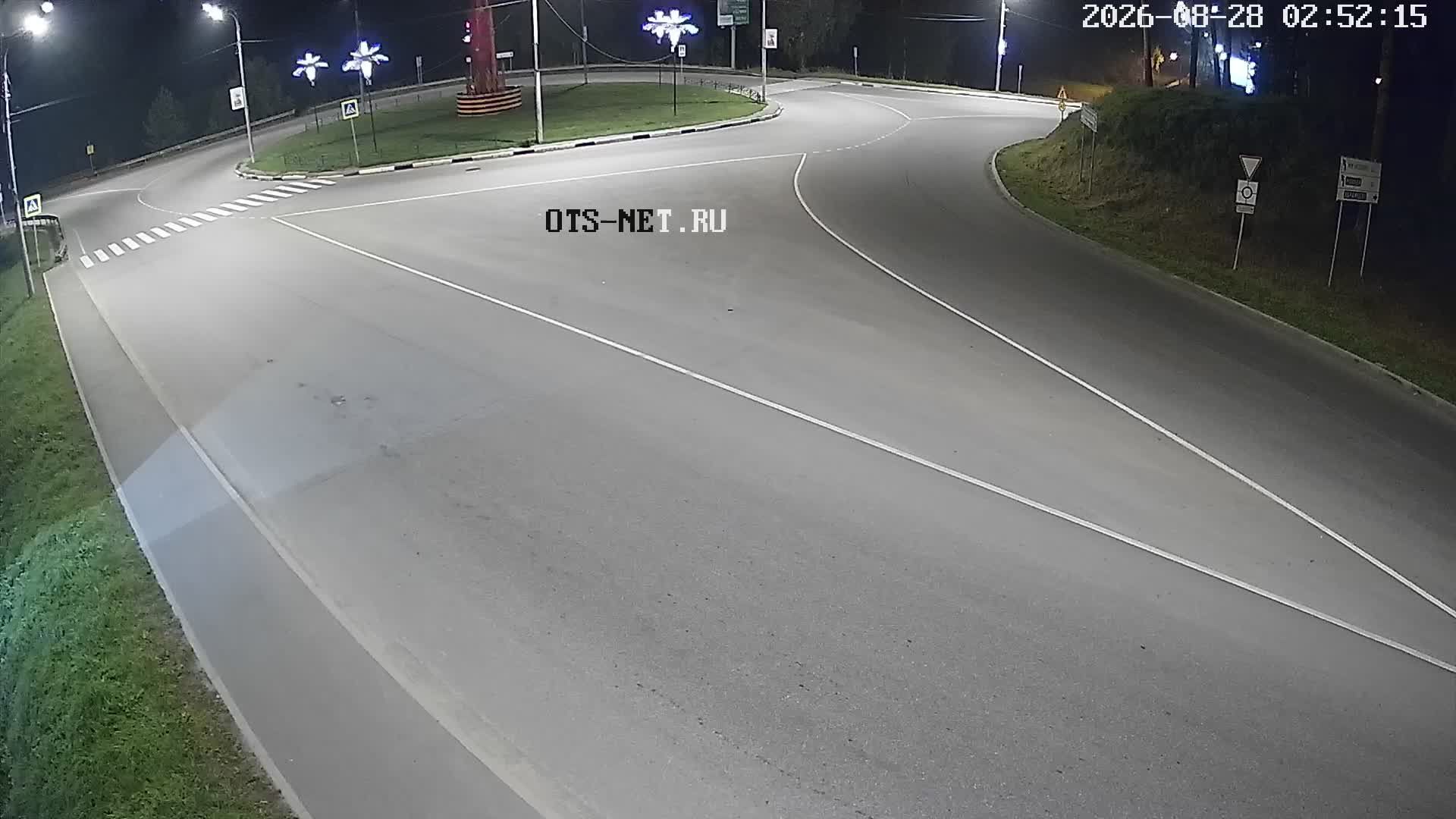 Traffic Cam сельское поселение Село Хотьково: Хотьково - МО, Россия: Привокзальная площадь, Хотьково, Россия
