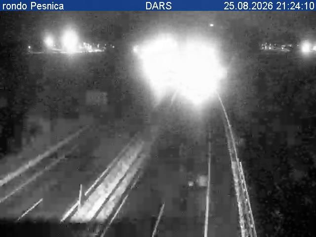Traffic Cam Dolnja Pocehova: A1/E57, Šentilj - Maribor, rondo Pesnica