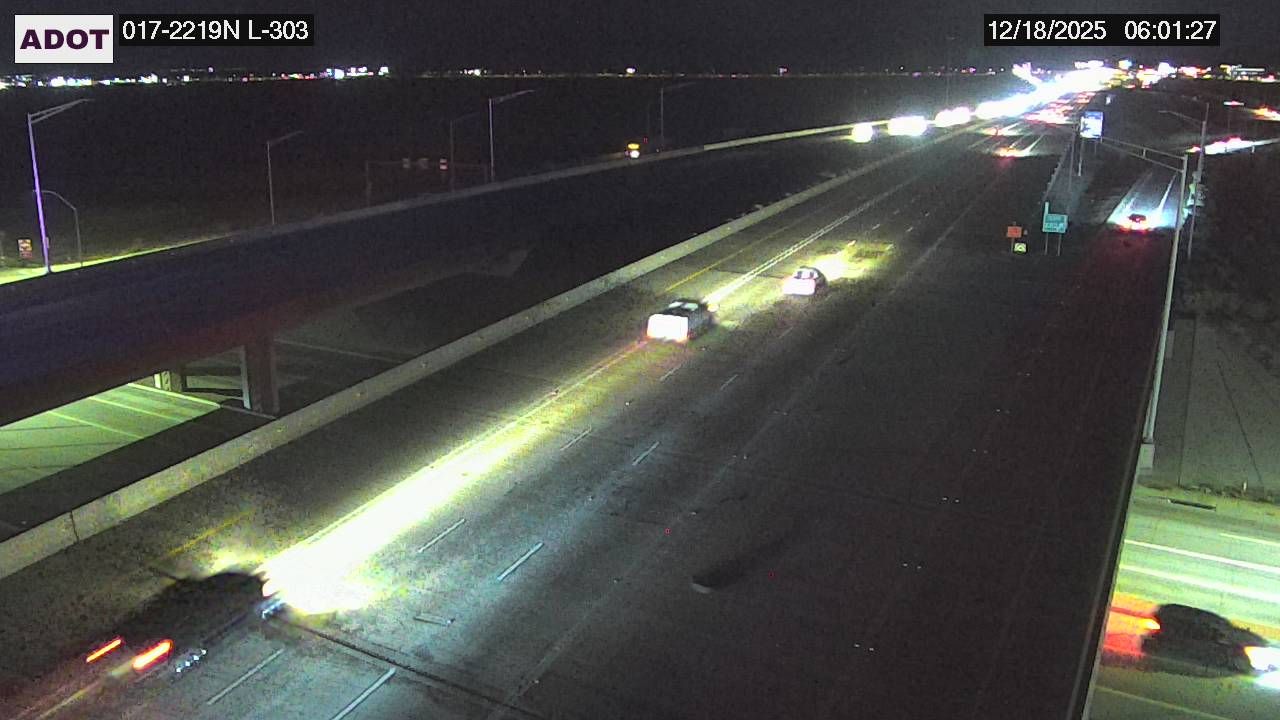 Traffic Cam North Gateway › North: I-17 NB 221.92 @L-303