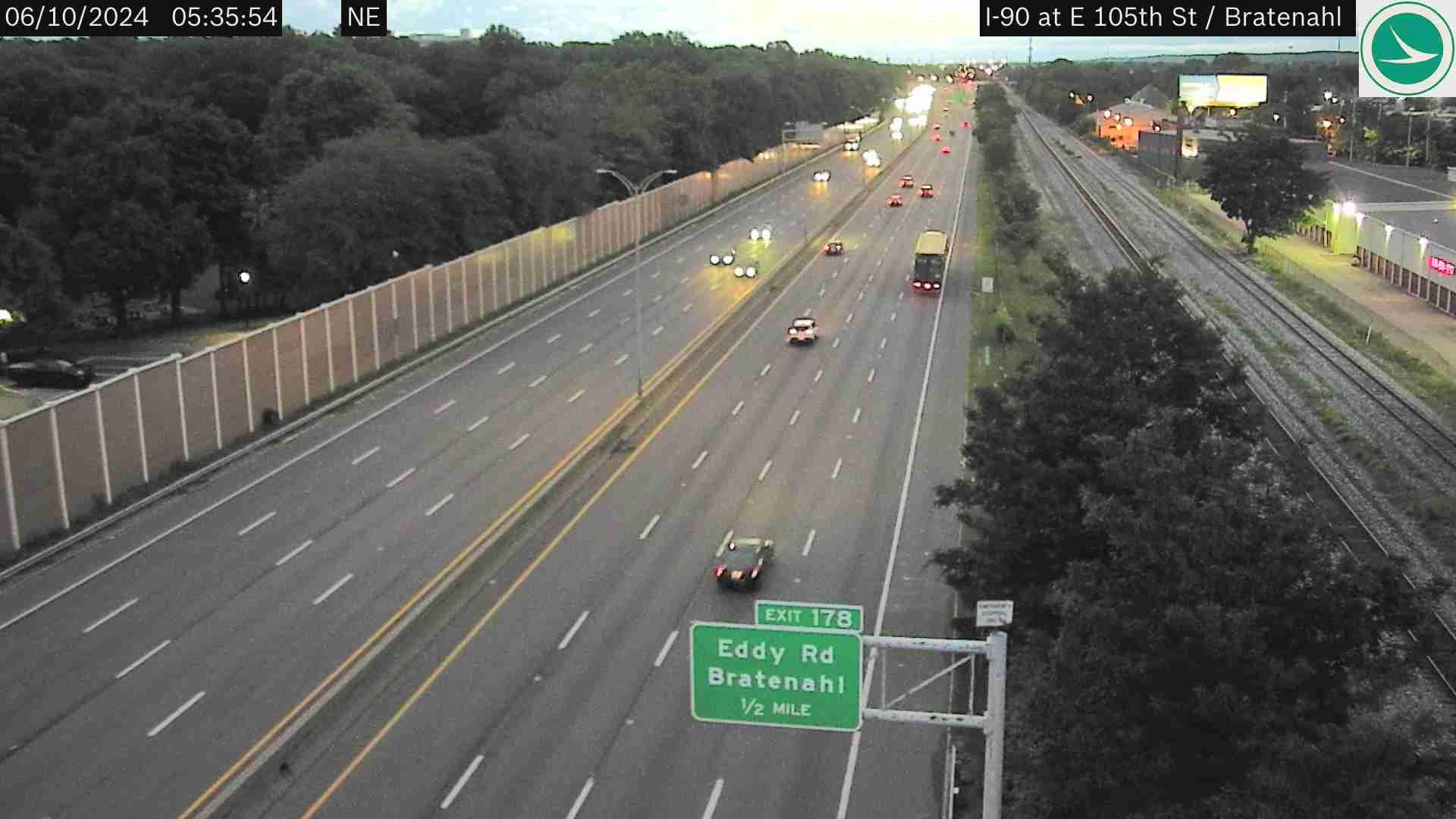 Traffic Cam East Cleveland: I-90 at E 105th St - Bratenahl Rd