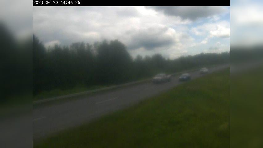 Traffic Cam Waterville › North: I-95 Mile 130 NB