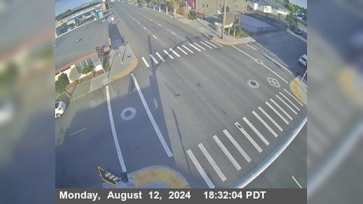 Traffic Cam Eureka › South: US-101 - 4th & L (Looking North)