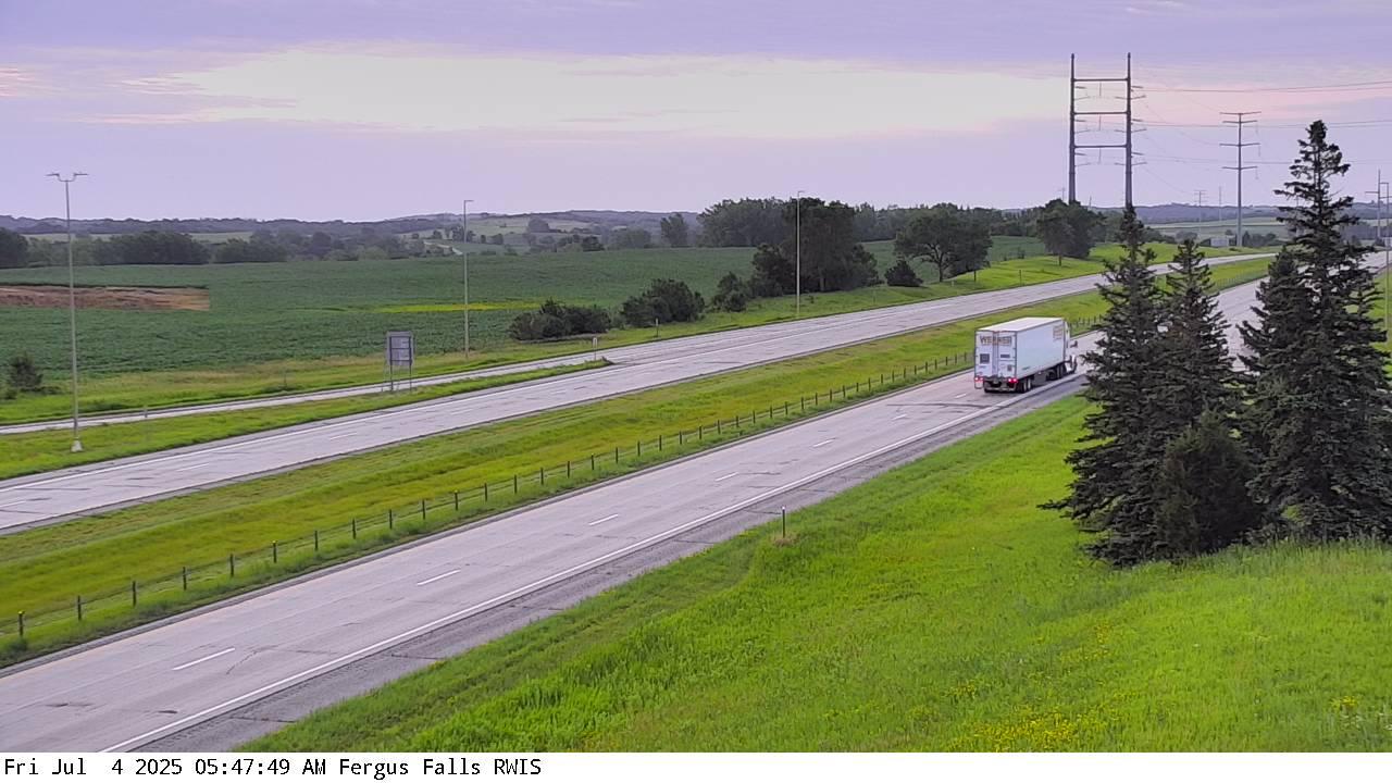Traffic Cam Parkdale: I-94: I-94 (Fergus Falls - MP 61.5): I-94 (Fergus Falls - MP 61.5) View