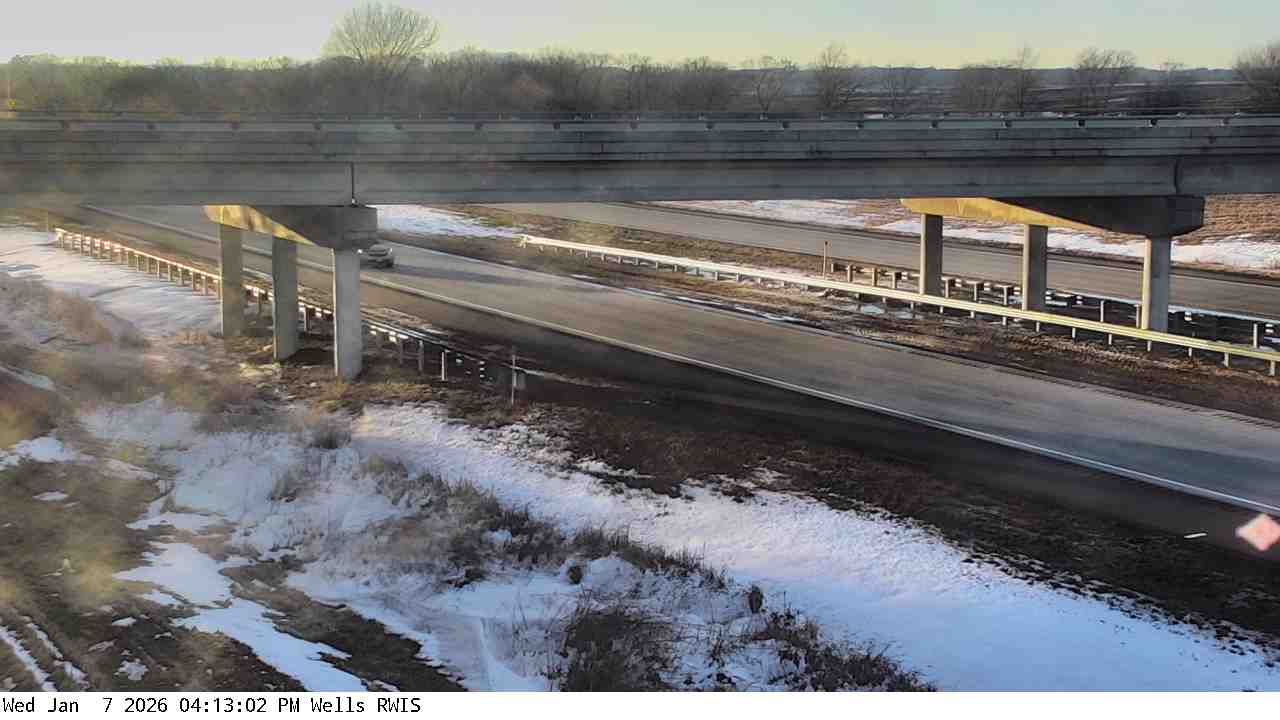 Traffic Cam Walters: I-90: I-90 (Wells - MP 48.2): I-90 (Wells - MP 48.2) View