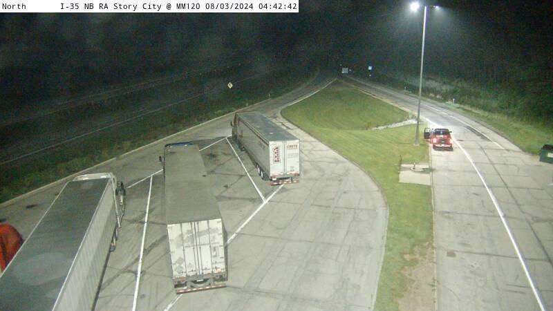 Traffic Cam Roland: Rest Area: I-35 NB MM 120 near Story City - Exit