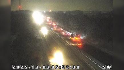 Traffic Cam Idlewold: I-69: 1-069-217-6-2 S OF SR