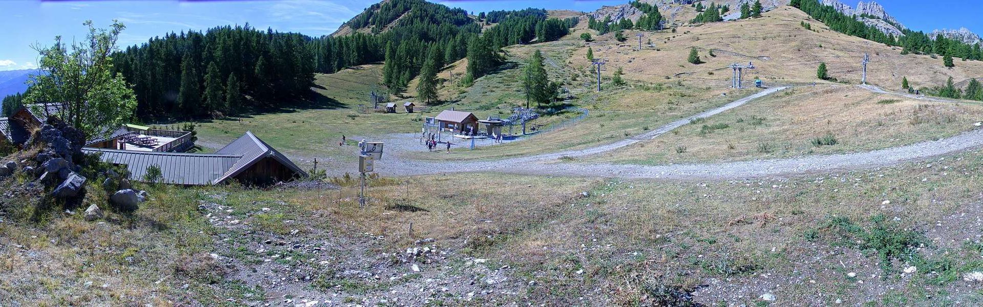 Traffic Cam Reallon: Ski Resort (Panoramic)