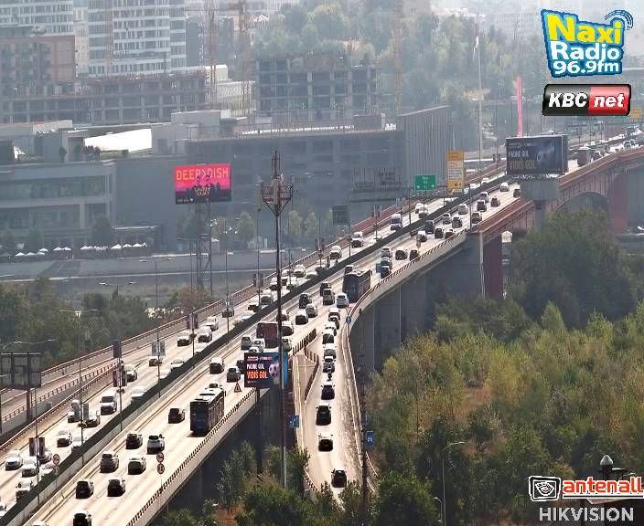 Traffic Cam New Belgrade Urban Municipality: Gazela Bridge - Galerija Belgrade