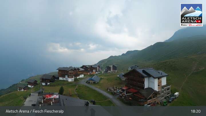 Fiesch › Südwesten: Schweizer Skischule Fiesch - Ferienwohnung Nowak Chalet Fiescheralp Adlerhorst Kühboden