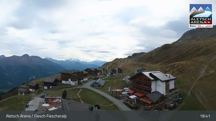 Fiesch › Südwesten: Schweizer Skischule Fiesch - Ferienwohnung Nowak Chalet Fiescheralp Adlerhorst Kühboden
