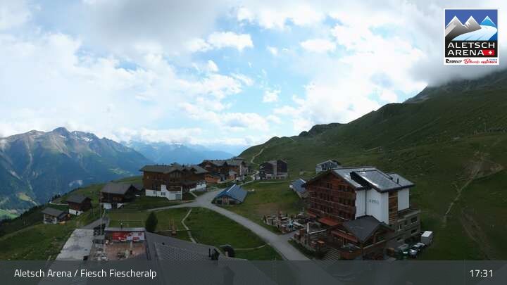 Fiesch › Südwesten: Schweizer Skischule Fiesch - Ferienwohnung Nowak Chalet Fiescheralp Adlerhorst Kühboden