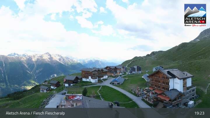 Fiesch › Südwesten: Schweizer Skischule Fiesch - Ferienwohnung Nowak Chalet Fiescheralp Adlerhorst Kühboden