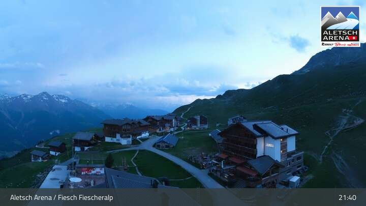 Fiesch › Südwesten: Schweizer Skischule Fiesch - Ferienwohnung Nowak Chalet Fiescheralp Adlerhorst Kühboden