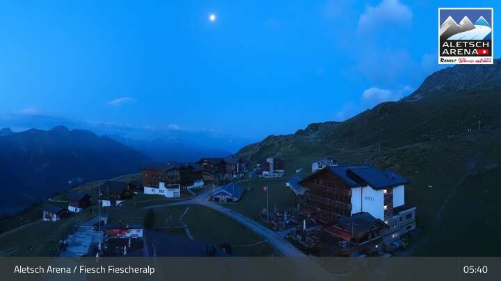 Fiesch › Südwesten: Schweizer Skischule Fiesch - Ferienwohnung Nowak Chalet Fiescheralp Adlerhorst Kühboden