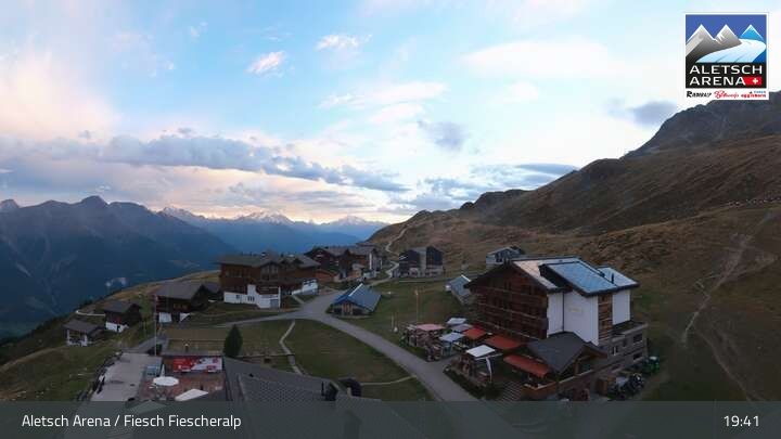 Fiesch › Südwesten: Schweizer Skischule Fiesch - Ferienwohnung Nowak Chalet Fiescheralp Adlerhorst Kühboden