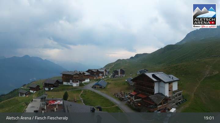 Fiesch › Südwesten: Schweizer Skischule Fiesch - Ferienwohnung Nowak Chalet Fiescheralp Adlerhorst Kühboden