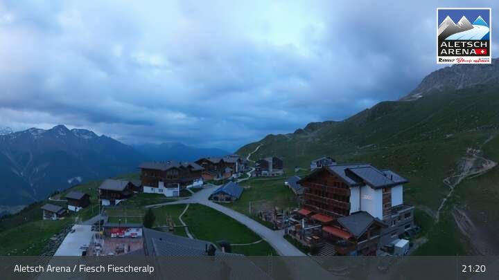 Fiesch › Südwesten: Schweizer Skischule Fiesch - Ferienwohnung Nowak Chalet Fiescheralp Adlerhorst Kühboden