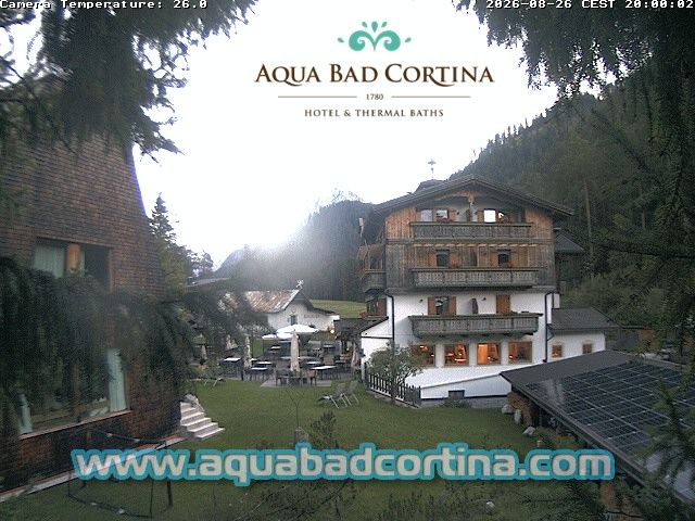 Traffic Cam Al Plan de Mareo - St. Vigil in Enneberg - San Vigilio di Marebbe › East: Piz da Peres - Kronplatz - Parco naturale di Fanes-Sennes-Braies