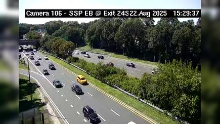 Traffic Cam Westbury › East: SSP at Exit 24 (Merrick Ave)
