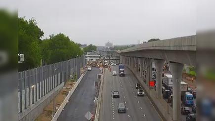 Traffic Cam New York › South: I-678 at Foch Blvd. Southbound