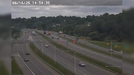 Traffic Cam East Syracuse › East: I-690 east of Exit 16 (Thompson Rd)