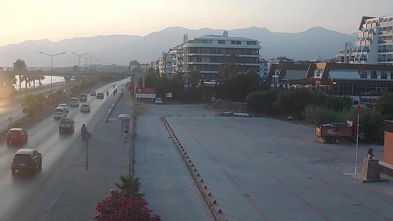 Traffic Cam Mahmutlar › North-West: Mersin - Antalya Road