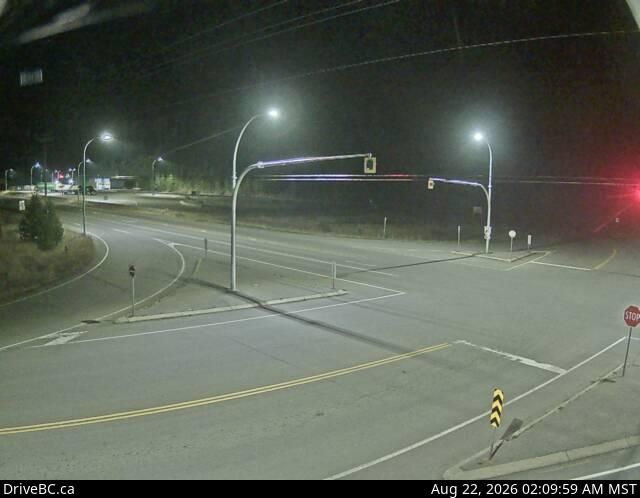 Traffic Cam Yahk › North-East: Hwy 3 at Hwy - Weigh Scale, looking north-east