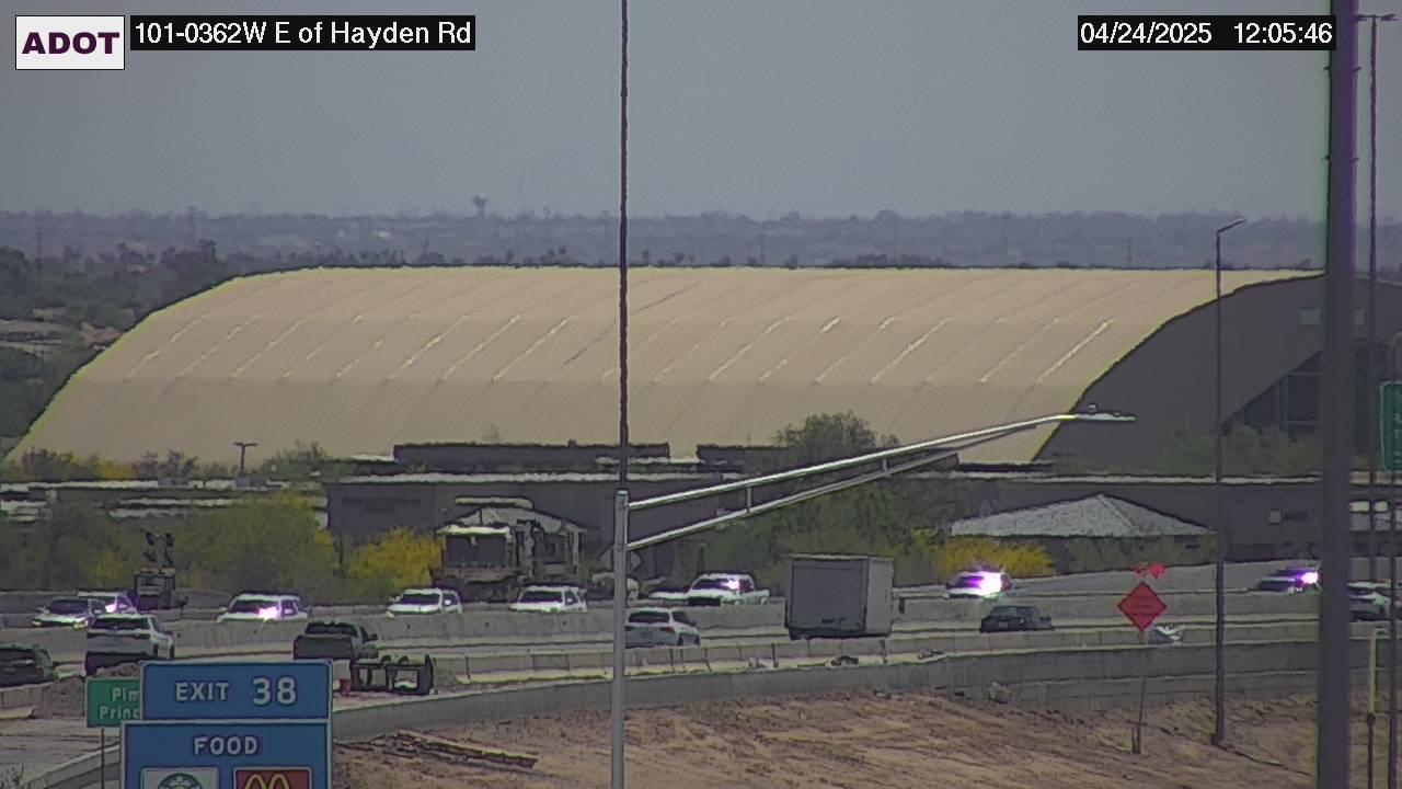 Traffic Cam Scottsdale › West: L-101 WB 36.21 @E of Hayden