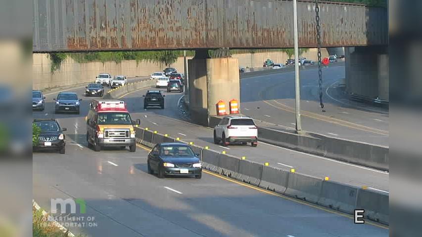 Traffic Cam Prospect Park - East River Road: I-94: I-94 WB @ Huron Blvd