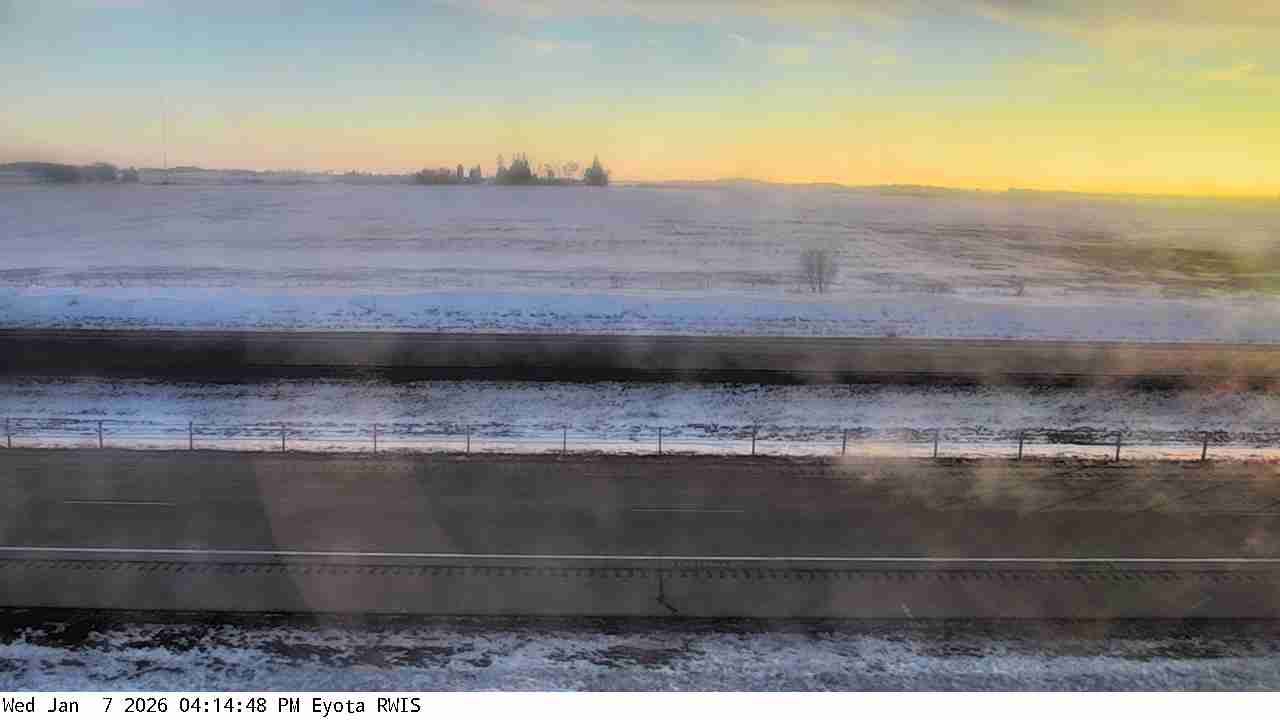 Traffic Cam Eyota: I-90: I-90 - MP 226): I-90 - MP 226) View