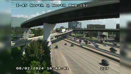 Traffic Cam North Houston District › South: I-45 North @ North BW 8 (S)