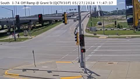 Traffic Cam Bettendorf: QC - I-74 Off Ramp @ Grant St (30F)