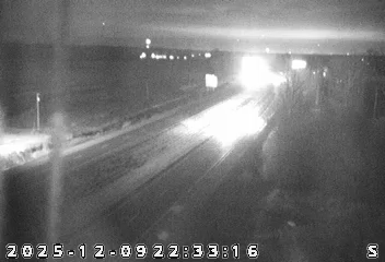 Traffic Cam New Farmington: I-65: 1-065-048-2-2 S OF US