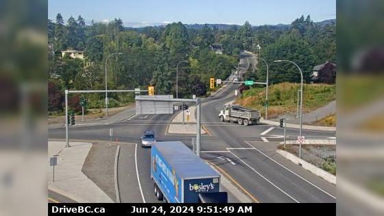 Traffic Cam Saanich › South: Hwy 1, at Admirals Rd - McKenzie Ave, looking south